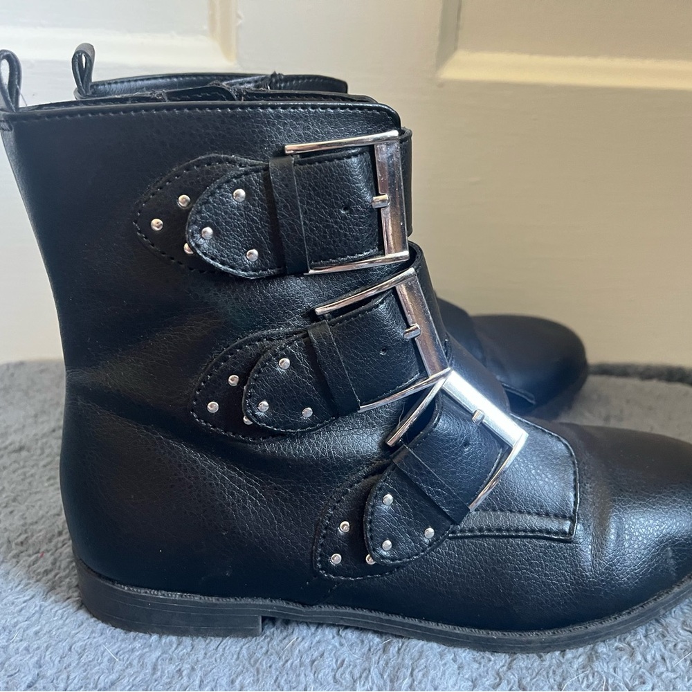 Kids Black Motorcycle Boots with Buckle Detail Girls size 3 with zip sides